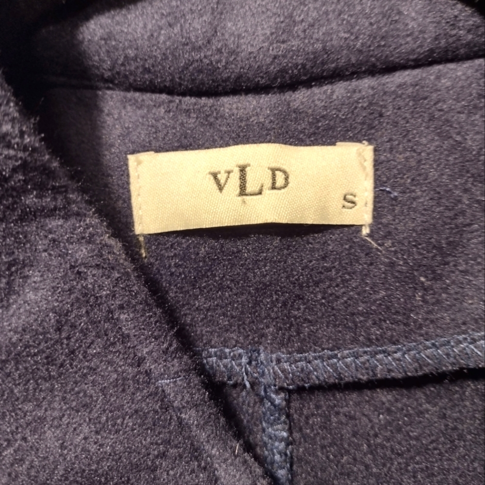 Women's Jacket - Picture 4 of 6